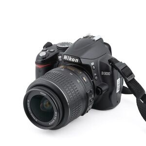 Nikon Camera D3000 with DX AF-S Nikkor 18-55mm lens w/ Camera, Battery, Charger
